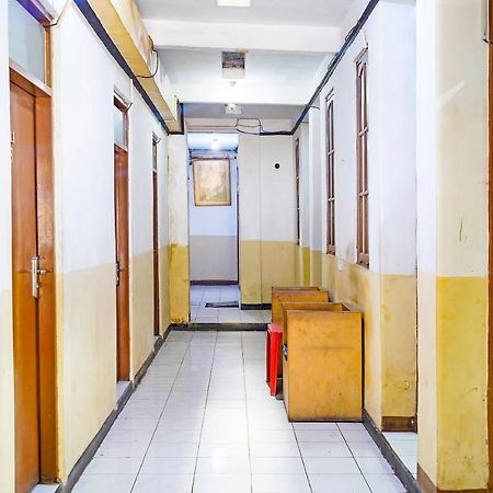 Spot On 91444 Hotel Arimbi Бандунг Экстерьер фото