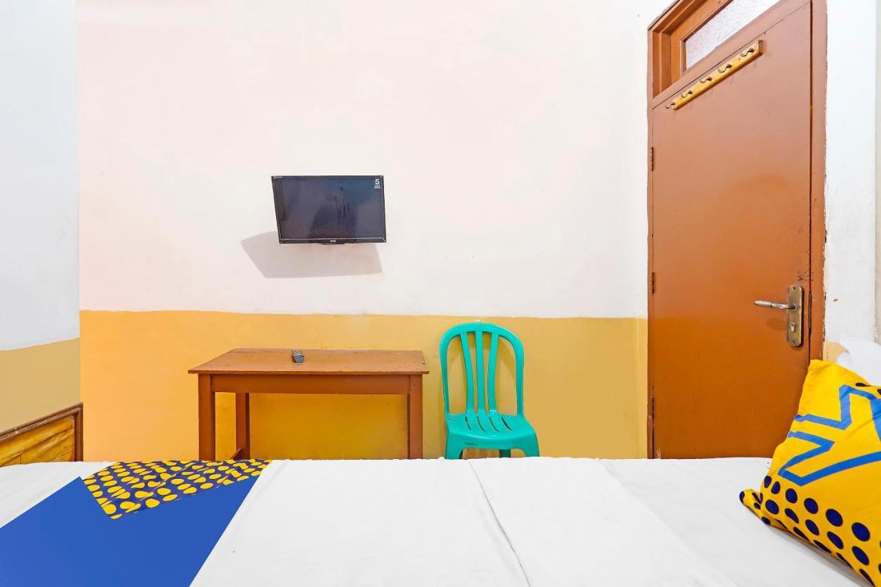 Spot On 91444 Hotel Arimbi Бандунг Экстерьер фото